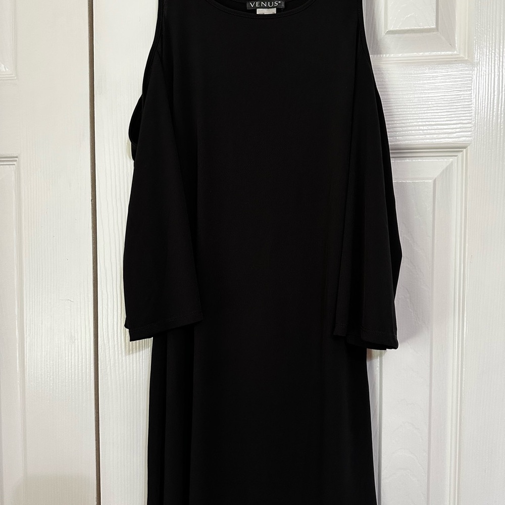 VENUS Black Cold Shoulder Flowy Sleeve Dress